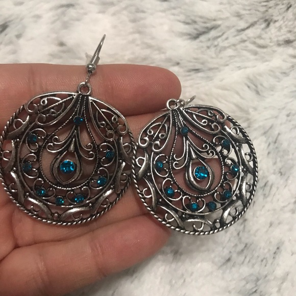 Fashion Jewelry Bundle - Picture 3 of 4